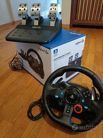 volante e pedaliera simulatore di guida 