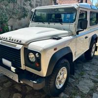 Land Rover Defender TD4 S