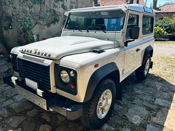Land Rover Defender TD4 S