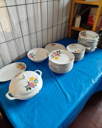 Servizio da 40 pezzi Richard Ginori anni 70 220€