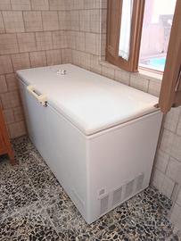 Congelatore a pozzetto Haier - 400L 