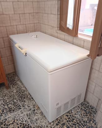 Congelatore a pozzetto Haier - 400L 