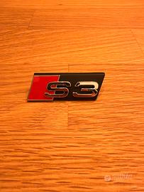 Scritta anteriore originale Audi S3 8P0853736A 2ZZ