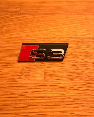 Scritta anteriore originale Audi S3 8P0853736A 2ZZ