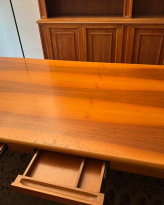 Scrivanua legno