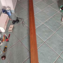 bastoni per le tende di vari colori e formati