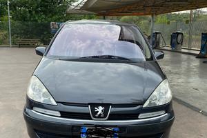 Peugeot 807  2.0 hdi