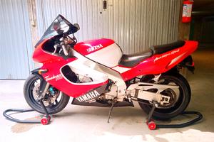 Yamaha yzf 1000 thunderace 