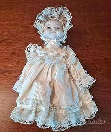 Antica Bambola viso  in biscuit  , corpo in mater