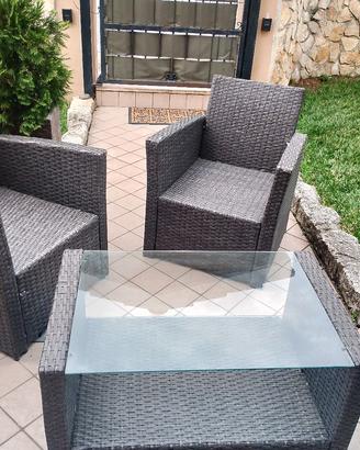Set due poltrone e un tavolino giardino 