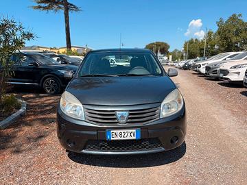 Dacia Sandero 1.2 16V GPL 75CV Embleme