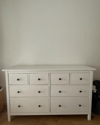 Cassettiera bianca a 8 cassetti (IKEA Hemnes)