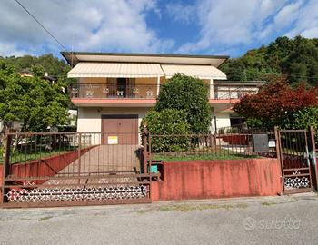 Villa di 252 m² con 5 locali e box auto doppio a C