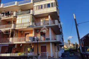 2 LOCALI A CALATABIANO