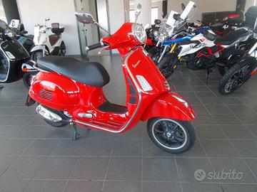 Vespa GTS 300 hpe SUPER