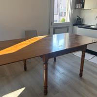 Tavolo allungabile in legno massello