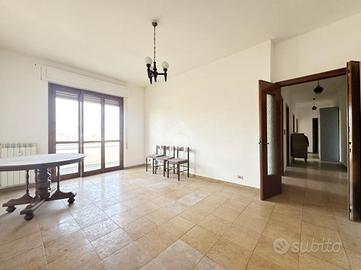 4 LOCALI A CARRARA
