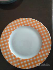 Servizio piatti in porcellana + Servizio coppette