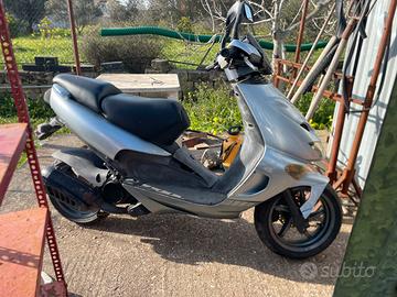Aprilia sr 50 (150)