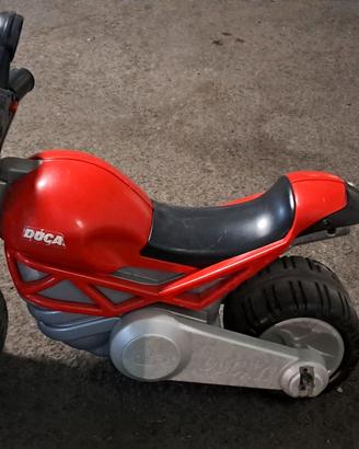 Moto giocattolo