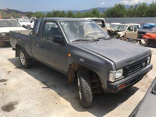 Fuoristrada Nissan pick up