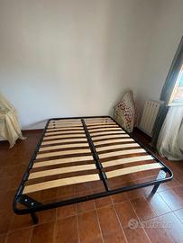 Rete matrimoniale a doghe di legno