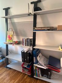 Libreria di designe in metallo
