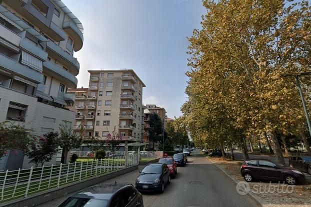 Ampio monolocale santa rita 300 euro