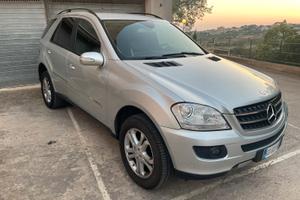 Mercedes ML320