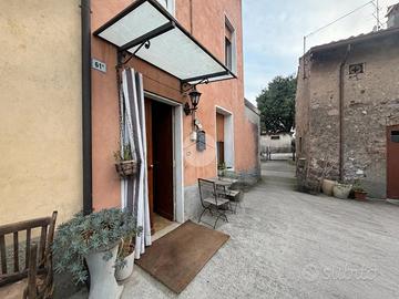 CASA SEMINDIPENDENTE A MONZAMBANO