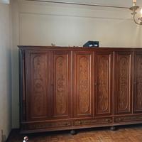 Armadio in legno massello