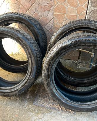 Pneumatici Invernali Pirelli 235/45 R19 99V