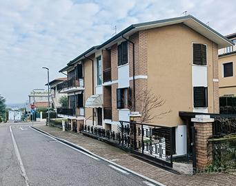 Villa o villino Peschiera del Garda [P 30.25VRG]