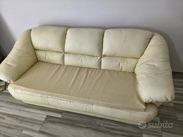 Divano in pelle 3 posti più 2 posti 