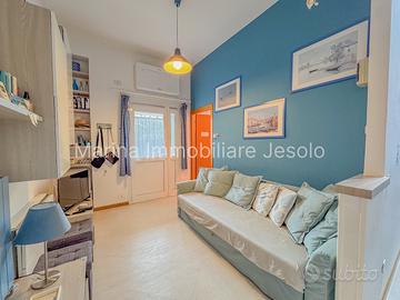 TRILOCALE AL PIANO TERRA 100 METRI DAL MARE