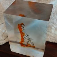 Scultura resina / plexiglass 