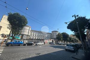 MONOLOCALE A NAPOLI
