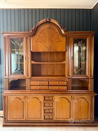 Mobile soggiorno classico / Credenza con vetrina