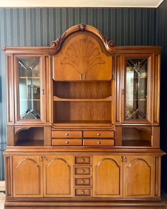 Mobile soggiorno classico / Credenza con vetrina