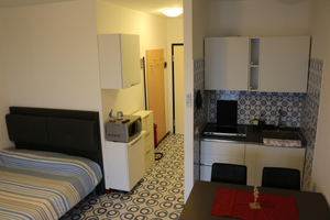 Monolocale 150 MT dal mare PSM Caorle con piscina