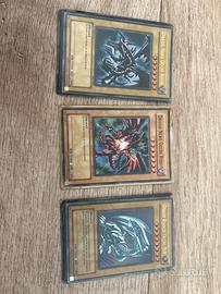 Yu-Gi-Oh - drago nero occhi rossi e drago bianco