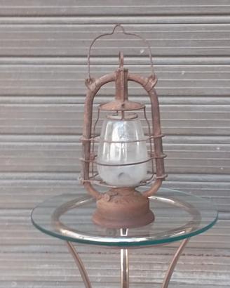 Antica lampada/lanterna prima metà del 900.