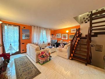 VILLA A SCHIERA A VALEGGIO SUL MINCIO