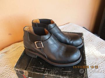 Scarponcini uomo n.43 marca Avirex