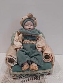 Bambola in ceramica
