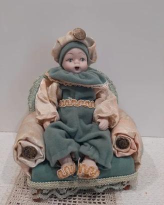 Bambola in ceramica