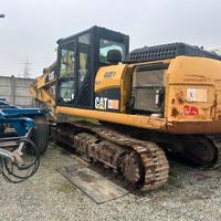 ESCAVATORE CINGOLATO CATERPILLAR 323 D LN