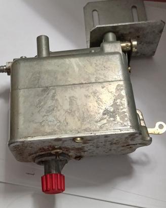 regolatore di pressione del carburante vintage