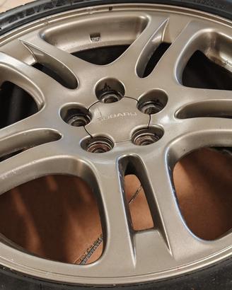 Set di cerchi in lega originali Subaru Impreza WRX