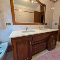 mobile in noce bagno 